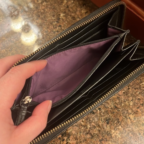 Full size Coach zip around wallet - Picture 5 of 5